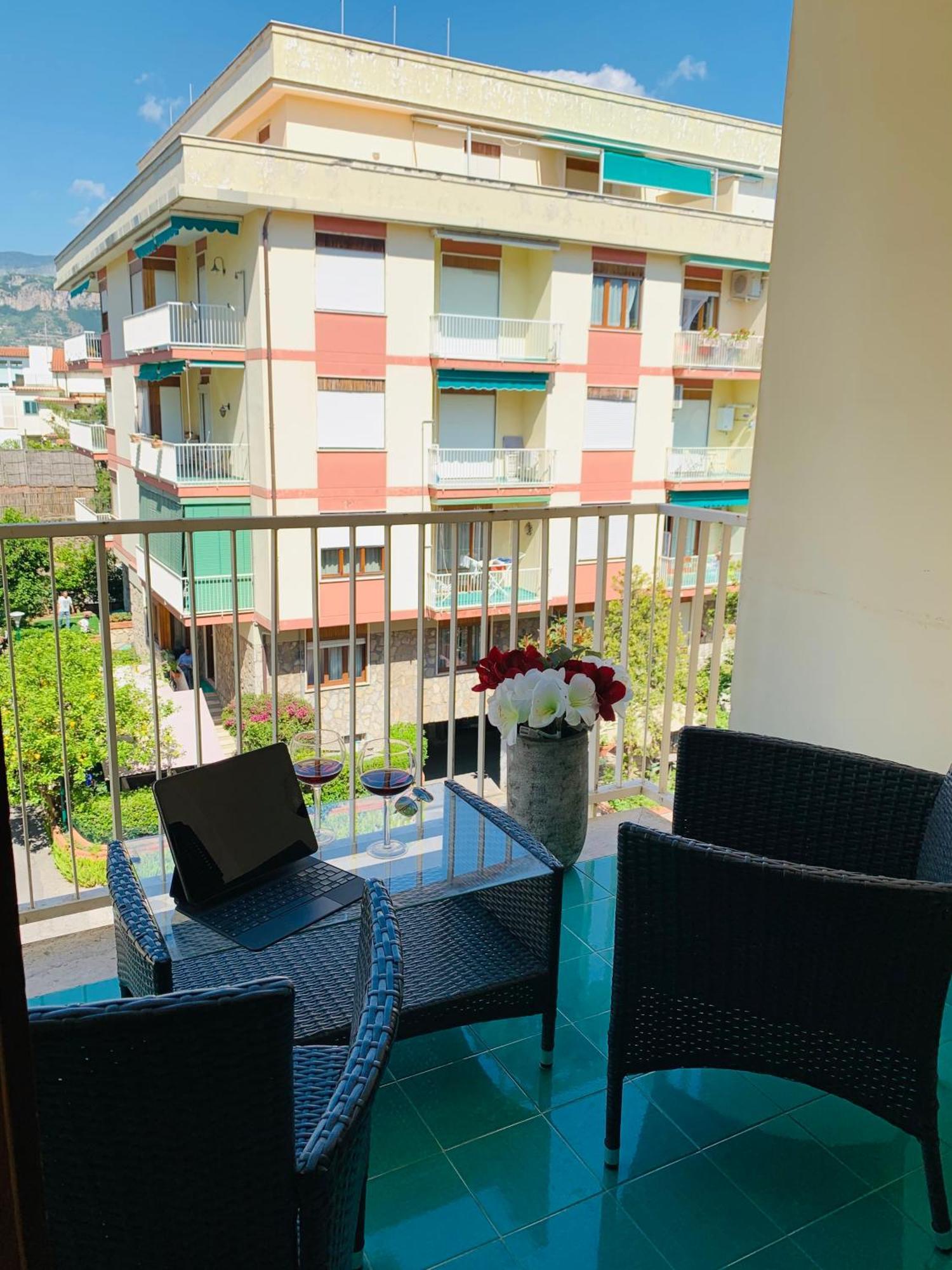 Sorrento Moon Apartment Bagian luar foto